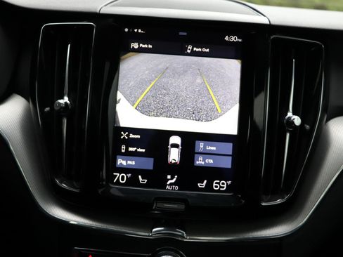 Used 2018 Volvo XC60 T8 R-Design w/ Convenience Package image 24