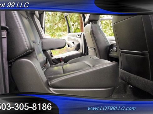 Used 2017 Chevrolet Suburban Premier RWD image 19
