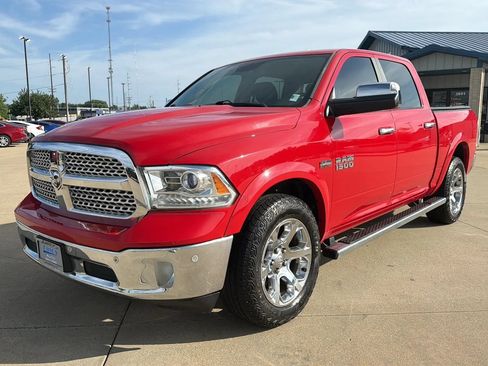 Used 2017 RAM 1500 Laramie AWD/4WD image 3