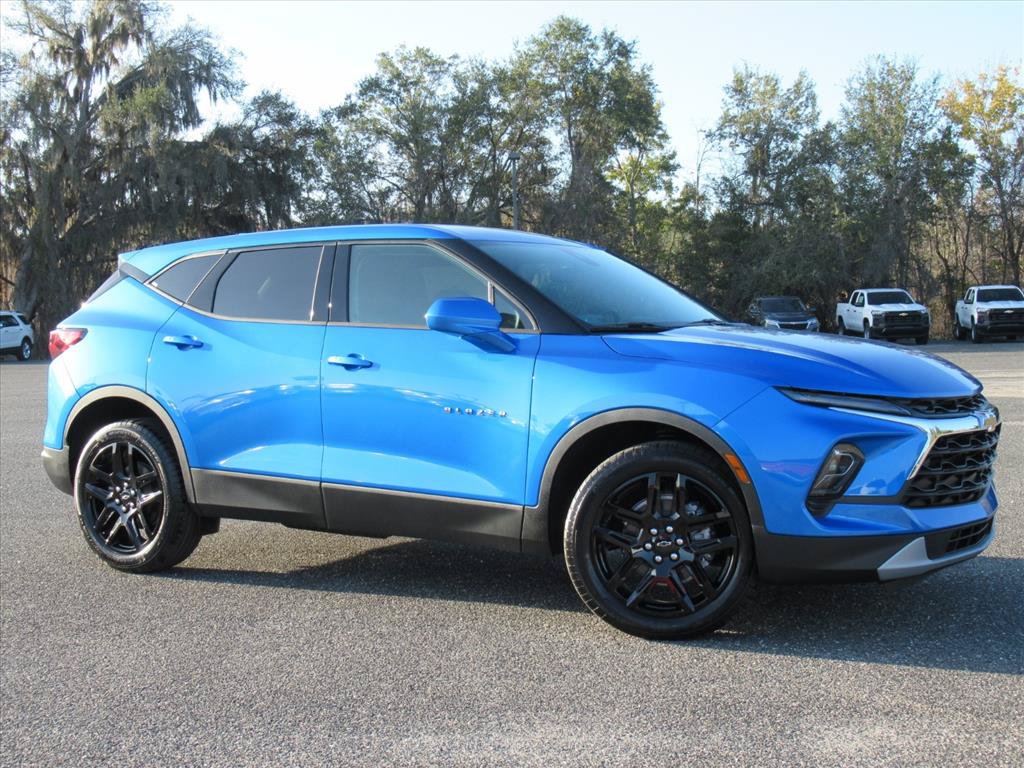 New 2025 Chevrolet Blazer LT FWD image 2