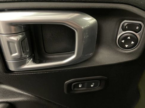 Used 2021 Jeep Wrangler Unlimited Sport AWD/4WD image 14