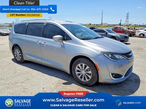 Used 2019 Chrysler Pacifica Touring-L FWD image 5