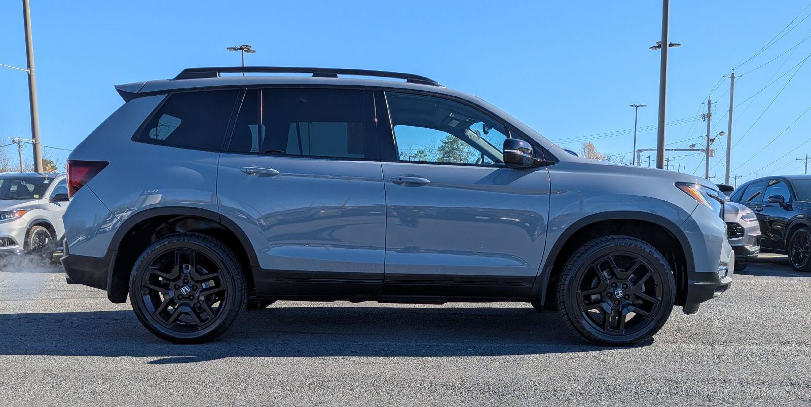 Certified 2024 Honda Passport Black Edition image 6