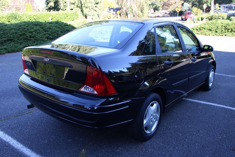 Used 2002 Ford Focus LX FWD image 3