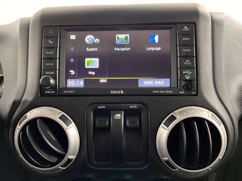 Used 2016 Jeep Wrangler Sahara AWD/4WD image 21