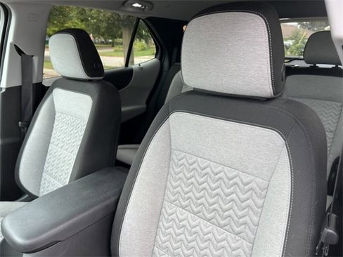 Used 2023 Chevrolet Equinox LT image 13