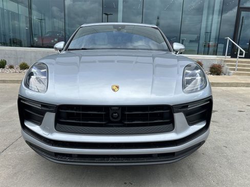 New 2025 Porsche Macan image 10