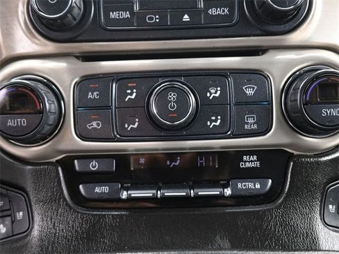 Used 2018 GMC Yukon Denali image 31