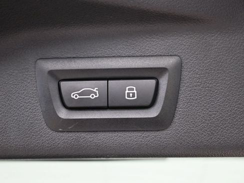 Used 2025 BMW X7 xDrive40i AWD/4WD image 15