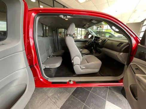 Used 2013 Toyota Tacoma 4x4 Access Cab w/ Convenience Pkg image 20