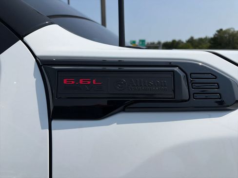 Used 2026 GMC Sierra 2500 Pro AWD/4WD image 6