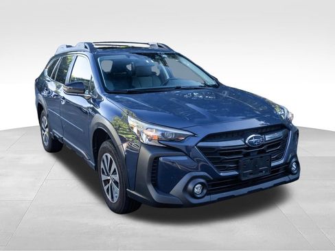Used 2024 Subaru Outback Premium AWD/4WD image 2