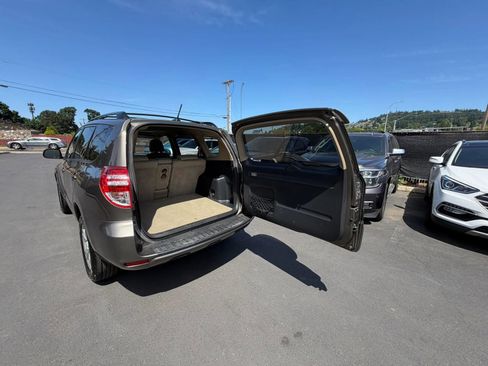 Used 2011 Toyota RAV4 4WD w/ Upgrade Value Pkg image 13