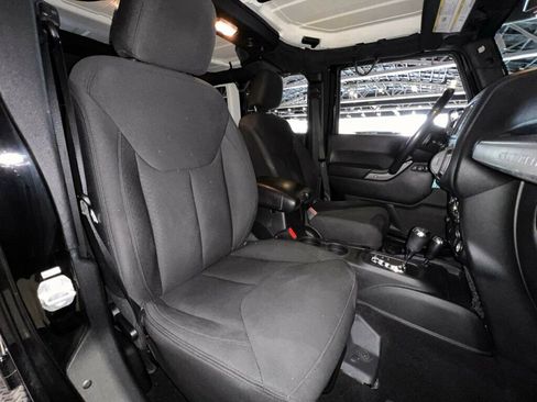 Used 2018 Jeep Wrangler Unlimited Sport S image 28