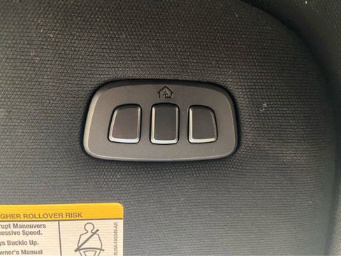 Used 2023 Ford F150 Lariat w/ Equipment Group 502A High image 38