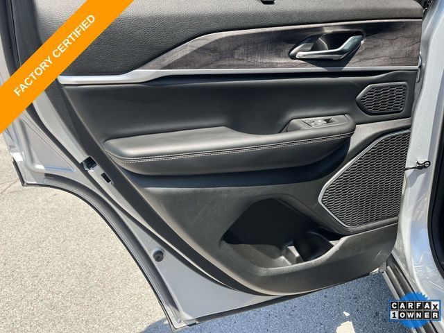 Certified 2024 Jeep Grand Cherokee Limited w/ Luxury Tech Group II AWD/4WD image 19