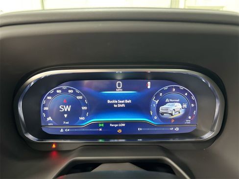 Used 2024 Chevrolet Tahoe High Country image 11