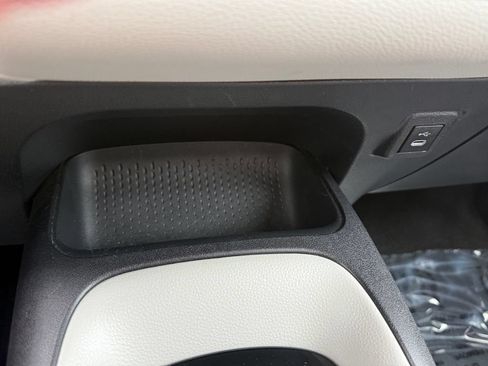 Used 2025 Toyota Corolla LE FWD image 36