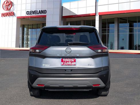 Used 2023 Nissan Rogue SV image 6