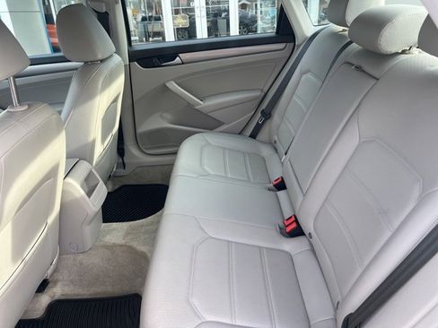 Used 2015 Volkswagen Passat 1.8T Limited Edition image 23
