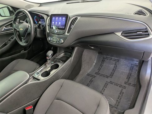 Used 2021 Chevrolet Malibu RS image 33