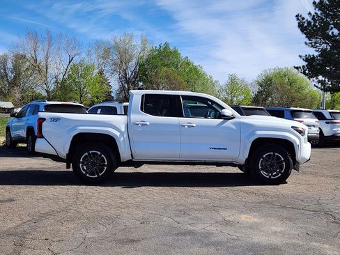 Used 2024 Toyota Tacoma TRD Sport w/ TRD Sport Upgrade Package AWD/4WD image 2
