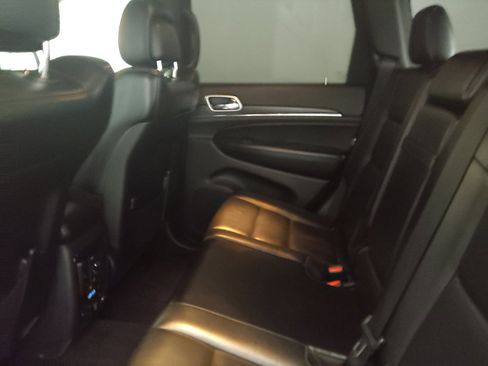 Used 2018 Jeep Grand Cherokee Limited AWD/4WD image 18