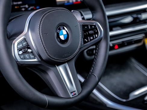 Used 2026 BMW X7 xDrive40i w/ Executive Package image 12