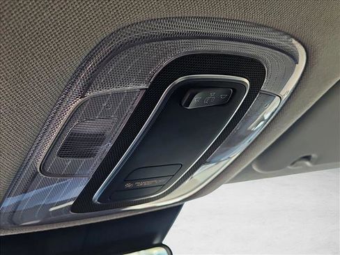 Used 2025 Hyundai Elantra SE image 19