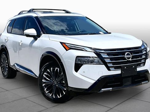 Used 2025 Nissan Rogue Platinum w/ Platinum Premium Package FWD image 4