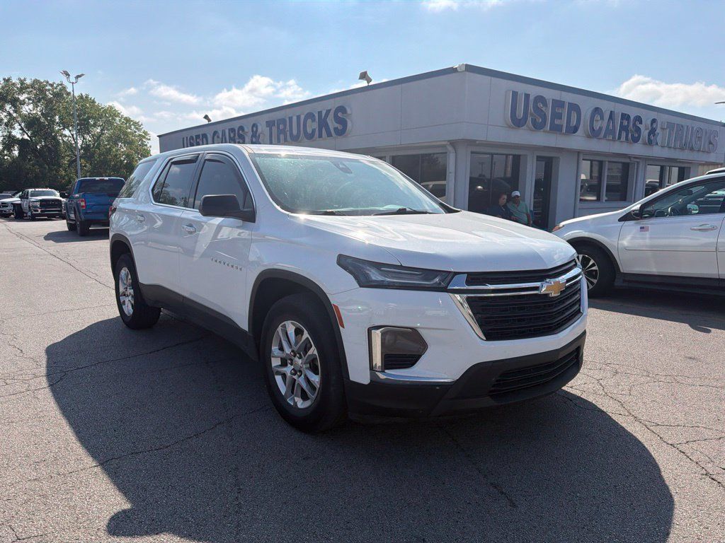 Used 2022 Chevrolet Traverse LS FWD image 1