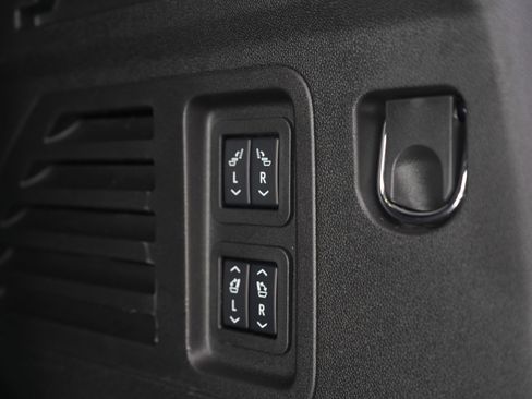 Used 2025 Buick Enclave Avenir w/ Super Cruise Package image 19