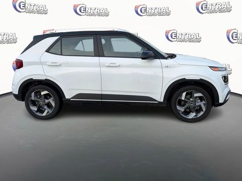 Certified 2025 Hyundai Venue Limited image 4