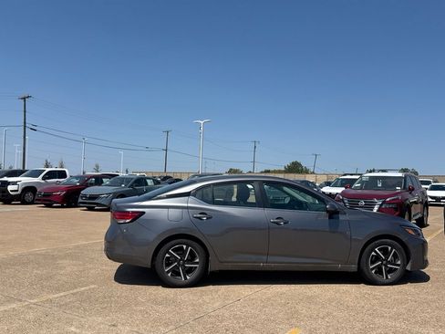 Certified 2025 Nissan Sentra SV FWD image 23
