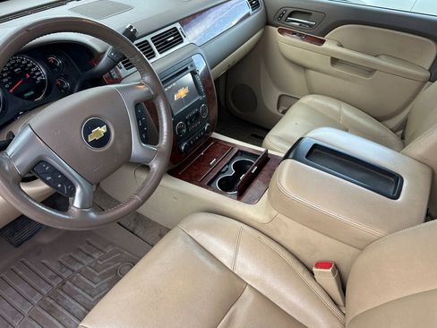 Used 2013 Chevrolet Suburban LTZ image 9