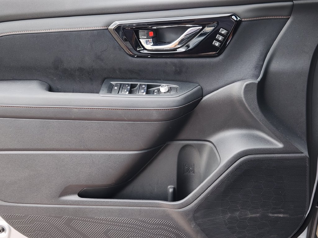 Certified 2025 Subaru Forester Touring AWD/4WD image 18