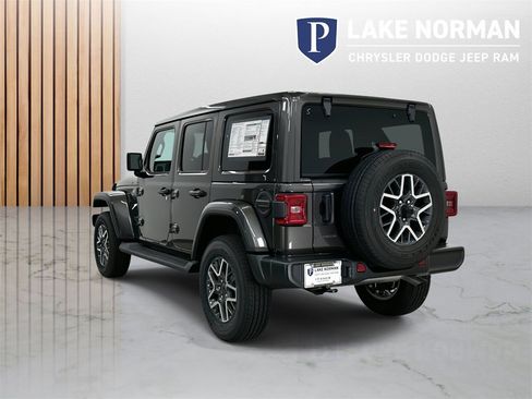 New 2025 Jeep Wrangler Sahara image 7