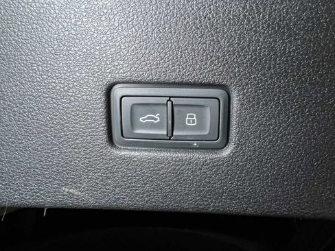 Used 2022 Audi Q8 Premium Plus w/ Premium Plus Package image 55