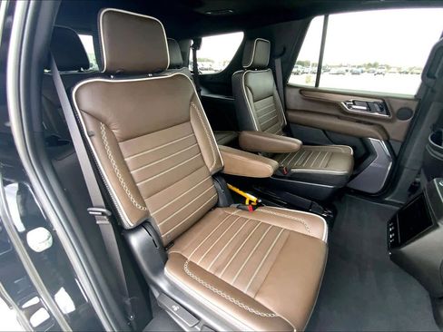 Used 2025 GMC Yukon Denali Ultimate image 17