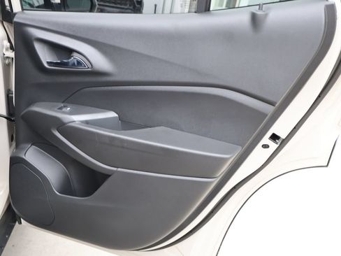New 2026 Chevrolet Trax RS w/ Sunroof Package FWD image 30