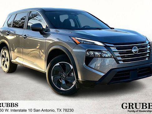 Used 2024 Nissan Rogue SV image 1