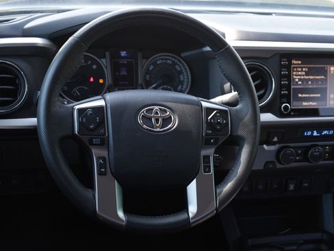 Used 2022 Toyota Tacoma SR5 RWD image 5