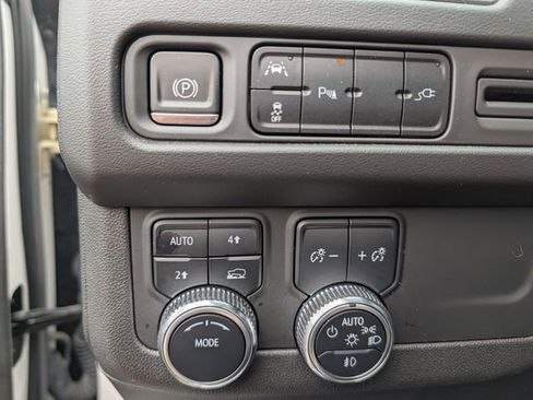 Used 2021 GMC Yukon SLT w/ SLT Premium Package AWD/4WD image 22