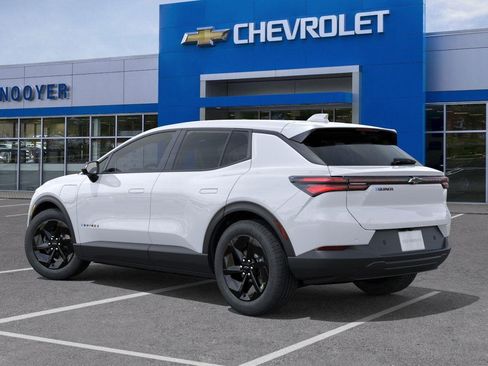 New 2026 Chevrolet Equinox EV LT image 3