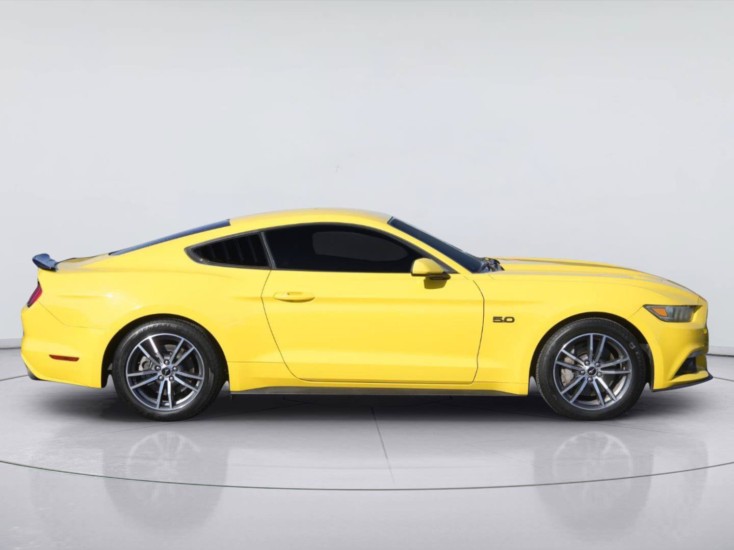 Used 2016 Ford Mustang GT RWD image 5
