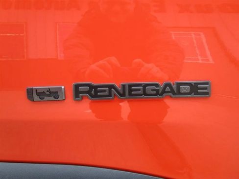 Used 2021 Jeep Renegade Latitude image 29