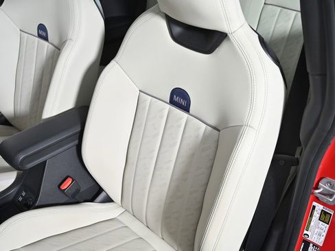 Certified 2025 MINI Cooper S image 23