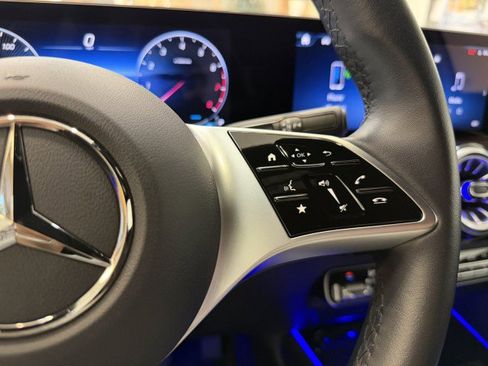 Used 2025 Mercedes-Benz GLA 250 image 16