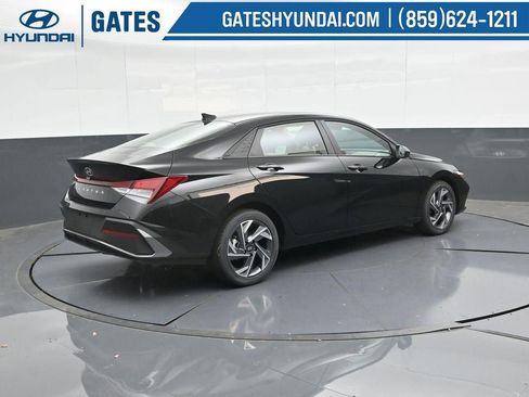 New 2025 Hyundai Elantra Sport image 2