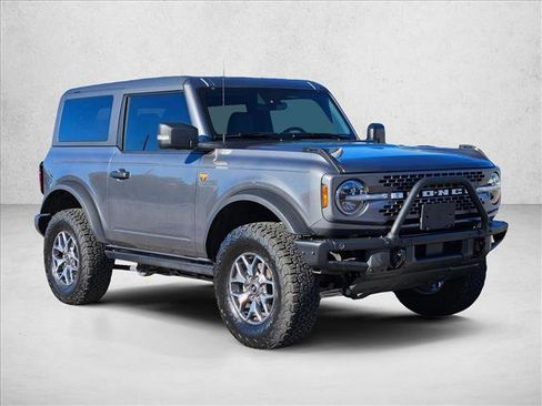Used 2024 Ford Bronco Badlands image 3